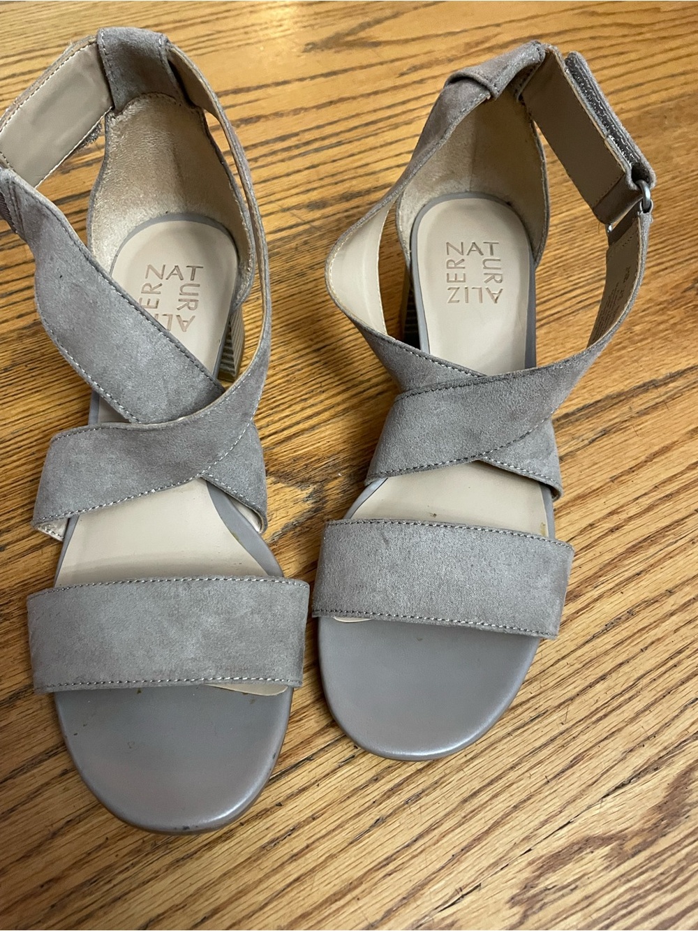 Naturalizer Gray Suede Crisscross Ankle-Strap Sandals, 6.5